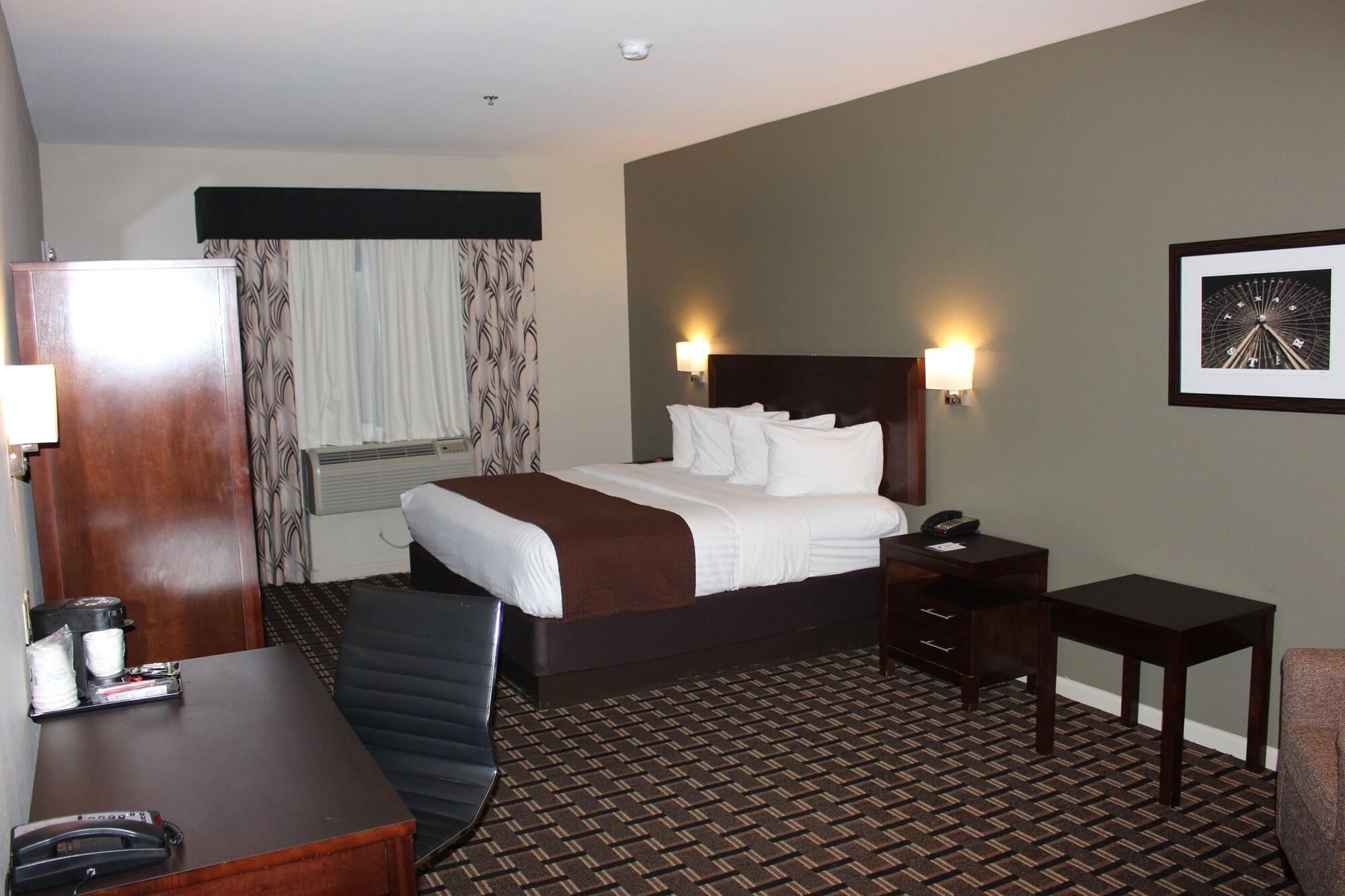 Baymont By Wyndham Columbus Hotel Exterior photo