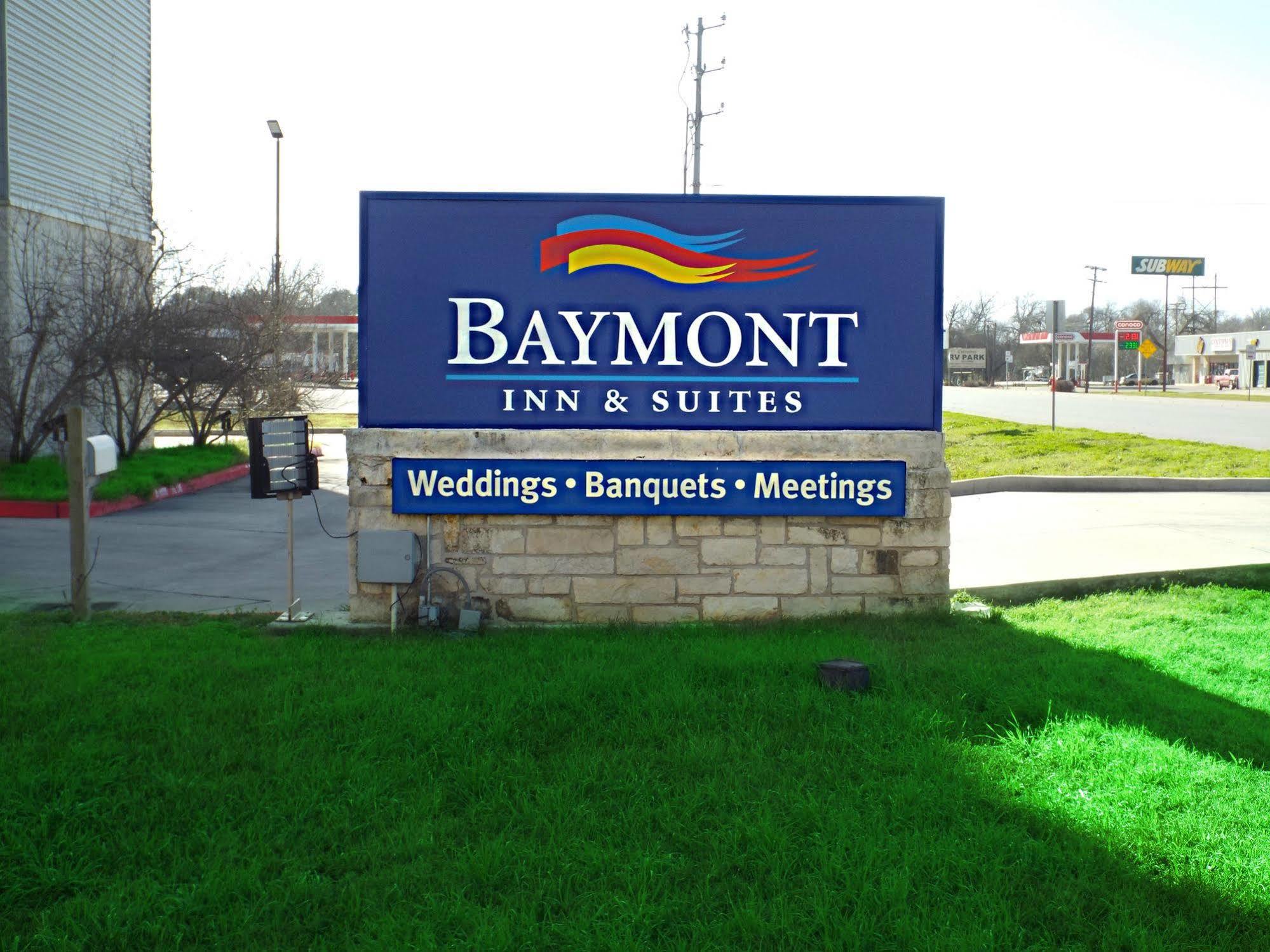 Baymont By Wyndham Columbus Hotel Exterior photo